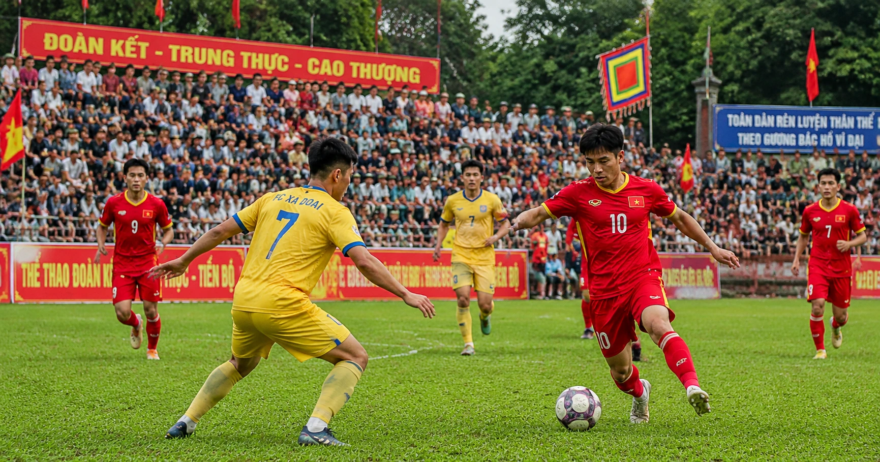 Phát Triển Cùng Việt Nam Tiến Bước Trong Thế Giới Bóng Đá và Văn Hóa Địa Phương - image 1 Phát Triển Cùng Việt Nam Tiến Bước Trong Thế Giới Bóng Đá và Văn Hóa Địa Phương - image 1